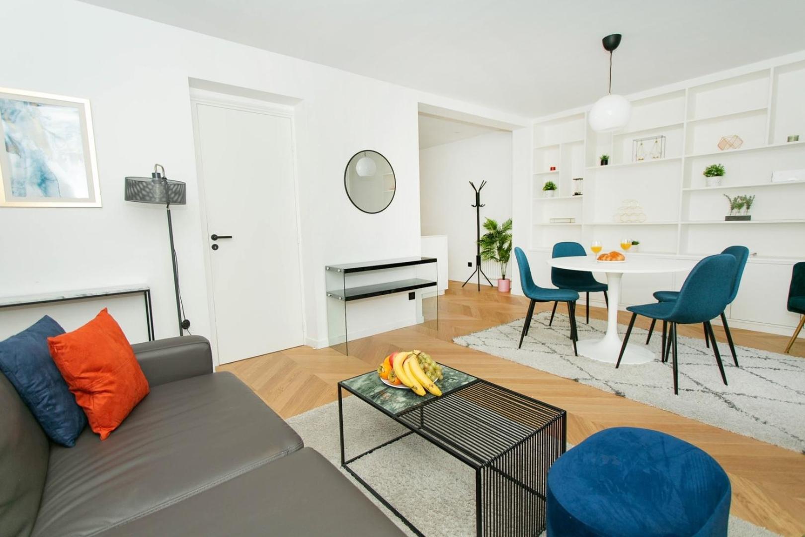 Appartamento Bnbnook - 2br - Walk To Champs-elysees Parigi
